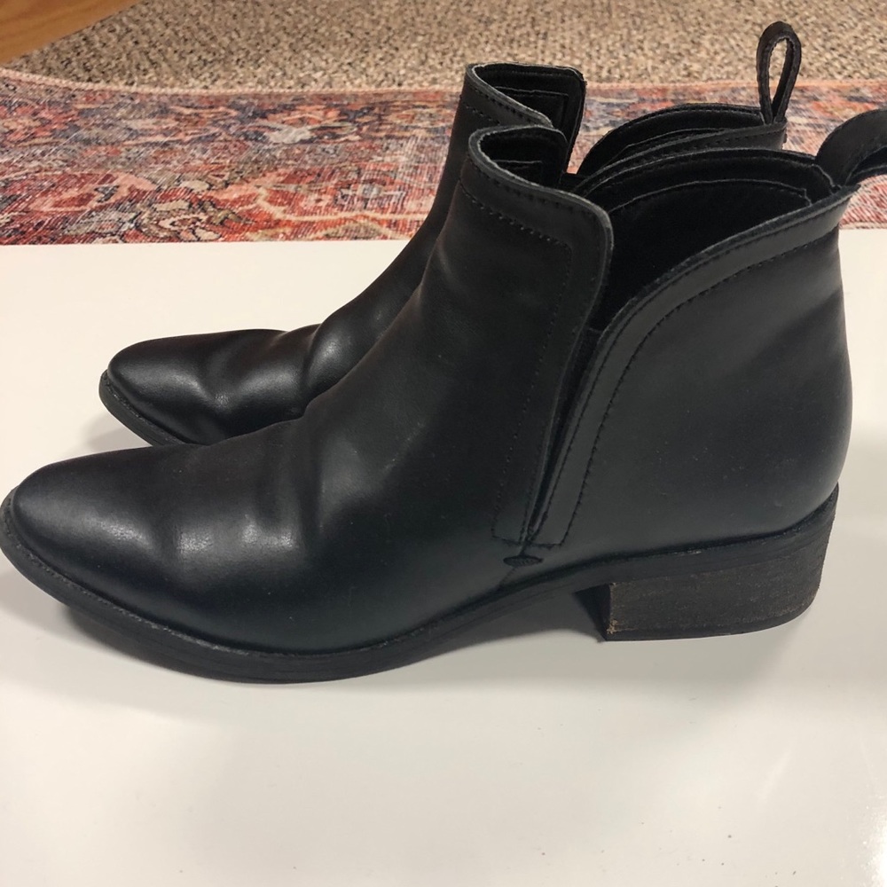 DV Dloce Vita Chelsea Booties - Black